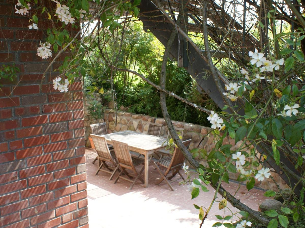 Cosy Apartment In Semlow Germany With Garden Bilik gambar